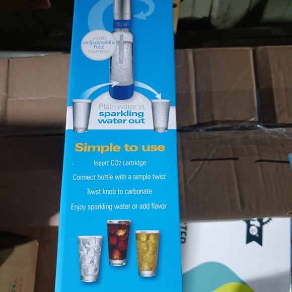 Fizzini carbonated soda maker - Picture 4 of 4